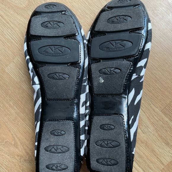 Anne Klein Sport zebra print flats - Picture 2 of 5